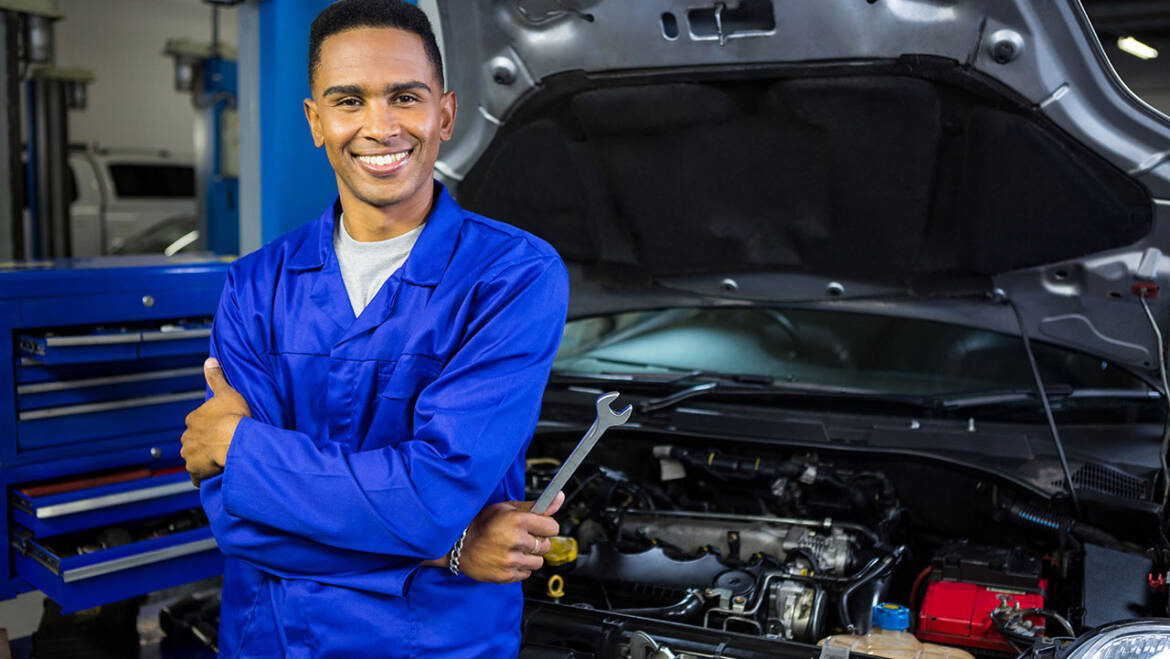 How to Become an Electric Car Mechanic