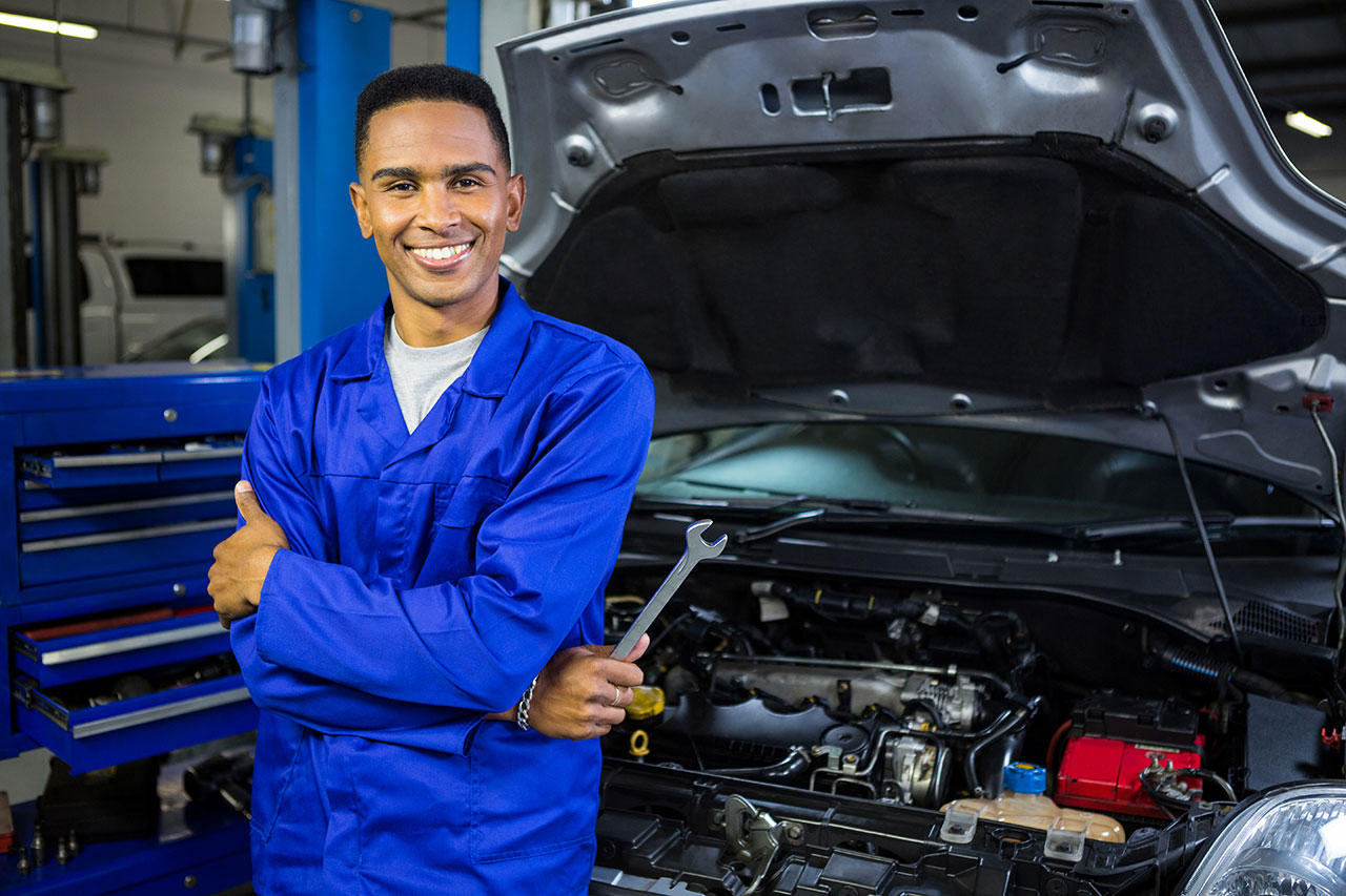 How to Become an Electric Car Mechanic